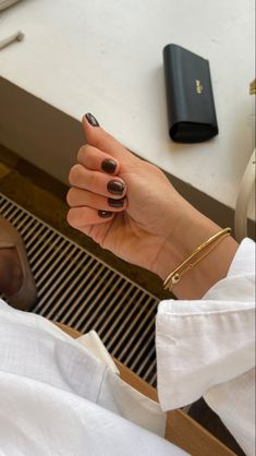 Rich Mom Nails, Clean Woman Aesthetic, Quiet Luxury Nails, Clean Short Nails, Clean Manicure, Woman Aesthetic, Casual Nails, Classic Nails, Nail Jewelry