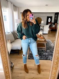 Mom Outfits Fall, Trendy Mom Outfits, Winter Mode Outfits, Jeans Outfit Fall, Mom Jeans Outfit, Booties Outfit, Simple Fall Outfits, Trendy Mom, Fall Jeans