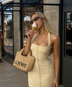 Sheer Dresses Outfit, 31 Birthday, Relax Outfit, Street Video, Interview Attire, Modest Dresses Fashion, Summer Holiday Outfits, Relaxed Outfit, Classy Chic