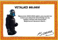 a man wearing a helmet and gloves in front of a sign that says, vetalaci belegsi