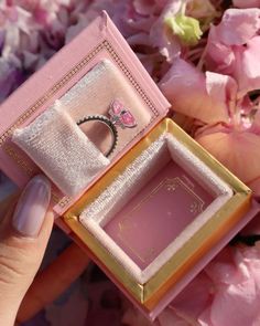 Ring Boxes Diy, Trendy Silver Jewelry, Diy Crafts Love, Bff Gifts Diy, Ring Proposal, Precious Rings, Fancy Jewellery Designs, Love And Affection