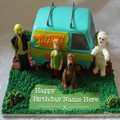 a birthday cake with the theme of scooby and friends