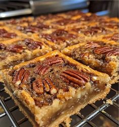 Easy Pecan Pie Bars, Pecan Pie Bars Easy, Easy Pecan Pie, Pecan Pie Bars Recipe, Pecan Pies, Pie Bar Recipes, Pecan Bars