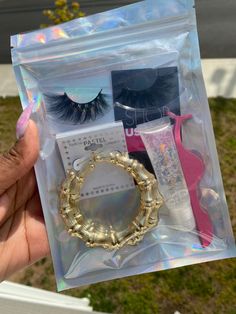 Beauty Bundle Ideas, Selling Lashes Ideas, Lash Bundle Ideas, Lash Care Kit Ideas, Lash Tech Goodie Bags, Lash Vending Machine, Lash Business Supplies, Lash Bundles, Lash Marketing