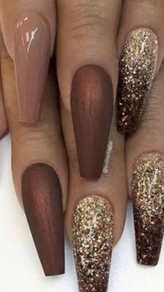 Coffin Acrylic Fall Nails, Nail Art On Brown Nails, Pretty Spring Nails Acrylic, Elegant Almond Nails Classy Fall, Sparkly Fall Nails Acrylic, Nov Nails 2022, Hold Nails Acrylic, Brown And Rose Gold Nails, Bronze Nails Designs Rose Gold