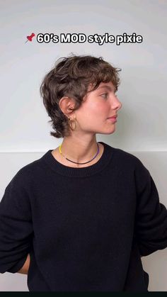 Punk Pixie Cut, Pixie Cut Wavy Hair, Queer Hair, Brown Pixie Cut, Mod Hair, Curly Hair Photos, Hair Inspiration Short, Short Hair Trends, Hair Clothes