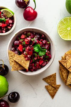 cherry salsa pico de gallo with tortilla chips Cherry Salsa Recipe, Cherry Salsa, Vegetable Sticks, Recipe Web, Recipe Mexican, Mexican Salsa, Fresh Cherry, Chunky Salsa, Veggie Chips