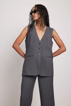 Pant Suit Women, Oversized Tailoring, Oversized Blazers, Oversized Vest, Women Blazers, Everyday Fashion Outfits, Blazer Designs, Suit Women, Pant Suit