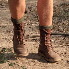 Safari Boots Mens, Safari Boots Women, Adventurer Aesthetic, What To Wear On Safari, Safari Shoes, Safari Boots, Africa Safari Clothes, Safari Clothes, Shoe Guide