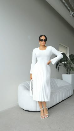 Modest Midi Dress Classy, Long Maxi Dress Outfits Classy, Flared Dresses Classy, White Modest Outfit, Church Outfit Dress, White Dress Outfit Classy, Elegant Modest Dresses, Flare Dress Styles, Long Modest Dresses