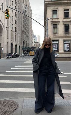 Fall Outfit Inspiration 2023, Copen Hagen Style, Formal Outfit Aesthetic, Coat Outfit Aesthetic, Coat Aesthetic, 40s Mode, Long Coat Outfit, Mode Zara