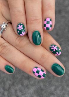 french nails, spring nails, nail art designs, almond nails, nail colour ideas, nail ideas 2023, short nail designs Tato Henna, Retro Nails, Her Nails, Cute Gel Nails, Dope Nails, Short Acrylic Nails, Green Nails