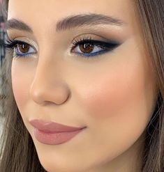 Gala Make Up, Blue Eyeliner Makeup, Makeup Tip, Holiday Makeup Looks, Eye Makeup Pictures, Makijaż Smokey Eye, Makeup Eye Looks