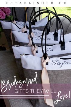 the bridesmaid gifts they will love are wrapped in black and white paper with pink ribbon