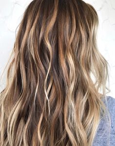 Balayage Hair Beachy, Beach Blonde Highlights On Brown Hair, Surf Hairstyles, Gold Highlights Brown Hair, Blonde Partial Highlights On Brown Hair, Surfer Blonde Hair, Mini Highlights, High Contrast Balayage, Contrast Balayage