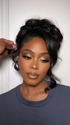 Natural Makeup For Black Women No Lashes, Big Eyebrows Makeup, Nude Gold Makeup, Soft Gold Makeup, Nude Glam Makeup, Aesthetic Eye Makeup, Bridal Makeup For Brown Eyes, Aesthetic Eye