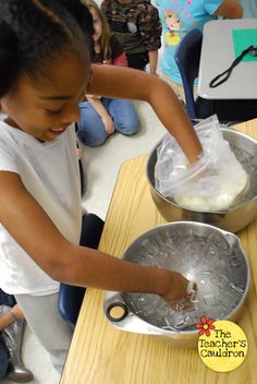 Blubber Experiment, Penguins Kindergarten, Penguin Unit, Pre-k Science, Penguin Activities, January Classroom, Emperor Penguins