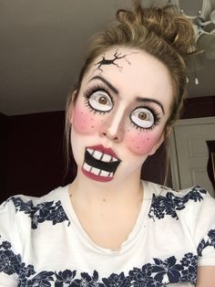 Creepy Doll Eyes Makeup, Diy Creepy Doll Makeup, Haunted House Halloween Costumes, Halloween Creepy Doll Makeup, Creepy Doll Face Paint, Halloween Makeup Doll Scary, Doll Face Makeup Halloween, Creepy Doll Face Makeup, Creepy Doll Makeup Easy