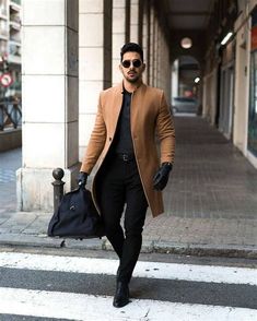 parisian reformation andré Man's Overcoat, Long Coat Men, Mens Business Casual Outfits, Men's Trench Coat, Pose Fotografi, Stylish Men Casual, Mens Casual Dress Outfits, Men Stylish Dress, Trench Coat Men