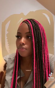 Cute Box Braids Hairstyles Ideas, 2 Color Box Braids, Black And Pink Braids, Box Braid Colors Ideas, Pink And Black Braids, Colored Box Braids, Cute Box Braids, Box Braids Hairstyles For Black Women, Cute Braided Hairstyles