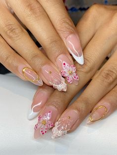 3d flower summer nails seashell nail art white french tips pink floral Vacation Nails 3d Flower, Pink Nails With 3d Design, Summer Nails With 3d Flowers, 3d Tropical Flower Nails, Almond 3d Flower Nails, Summer French Nails 2024, Pink Seashell Nails, French Tip With 3d Flower, Nails With Flowers 3d