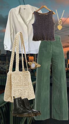 nyc outfit #nyc #ootd #outfit #summer #outfitinspo #vintage #nature #city #green #crochet Nyc Ootd, Nature City, Diy Vetement, Green Crochet, Mode Casual, Inspo Outfit, Vintage Nature, Mode Inspo, Ootd Outfit