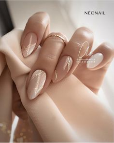 Alta Hands, Dream Wedding Nails, Beautiful Nails Elegant, Bride Nail Art, Indian Wedding Nails, Nails Cream, Nails For Wedding, Types Of Nails Shapes, Wave Nails