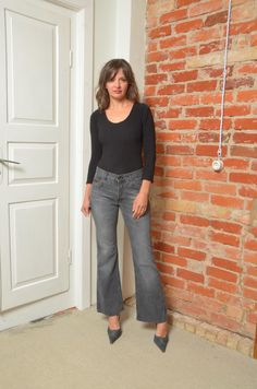 Capture the essence of early 2000s style with these vintage low waist flared leg jeans. Featuring a trendy low-rise design and dramatic flared legs, these jeans offer a flattering, elongated silhouette that's both stylish and nostalgic. Sized small, they provide a snug and comfortable fit, perfect for pairing with crop tops or tucked-in tees for a classic Y2K look. In excellent vintage condition, these jeans are a must-have for anyone looking to embrace the iconic fashion of the 00s. - Label: Bl Low Rise Flared Jeans, Early 2000s Style, 2000s Style, Low Waist Jeans, Iconic Fashion, Flare Leg Jeans, Curvy Outfits, 2000s Fashion, Early 2000s