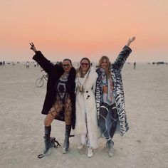 Africa Burn, Burning Man 2017, Afrika Burn, Burning Man Art, Wild Outfits, Extreme Fashion, Burning Man Fashion, Black Rock City