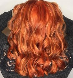 Fiery Red/Orange Soda by @ericarenaldi!!! 🔥🔥🔥 She customized this @joico color blend and styled using @colorwowhair Kale Cocktail with Dreamcoat Spray 💥 Red Wavy Hair, Auburn Hair Dye, Red Copper Hair, Frizzy Hair Remedies, Magenta Hair Colors, Flame Hair, Peach Hair Colors, Cinnamon Hair, Black Red Hair