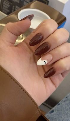 Fall Nails September 2024, Short Gel X Nails Fall, Fall Nails Painted, Simple October Nails Almond, Nail Idea For Fall, Beginner Fall Nails, Nails Fall Halloween, Fall Nail Designs For Beginners, Fall Nail Designs Ghost