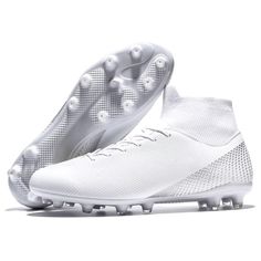 the nike vapor soccer shoe is shown in white