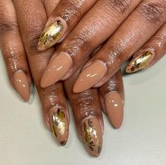 💫Dallas/Chicago Nail Artist💫 on Instagram: "Milk Chocolate Gold • #dallas #texas #chicago #hair #hairstyle #beauty #fashion #nails #nailart #nailsofinstagram #manicure #beauty #nail #nailsoftheday #gelnails #nailsonfleek #nailsart #nailstagram #nailstyle #instanails #nailsdesign #acrylicnails #naildesigns #nailswag #love #inspire #nailpolish #nailtech #nailsnailsnails #nailartist" Wine Nails, Fall Gel Nails, Chocolate Gold, Nail Candy, Beauty Nail, Nail Designs Spring, Pretty Acrylic Nails, Fall Nails, Mani Pedi