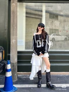 Singapore Street Fashion, Singapore Street, Skz Concert, Female Clothes Outfits, Concert Fit, Girl Fashion Style, Model Outfit, Stage Outfits, Fashion Set