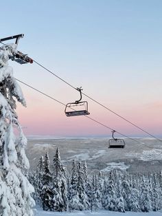 Winter Lifestyle Aesthetic, Pink Ski Aesthetic, Skiing Astethic, Ski Mountain Aesthetic, Ski Lift Aesthetic, Snowboarding Pics, Snow On The Beach