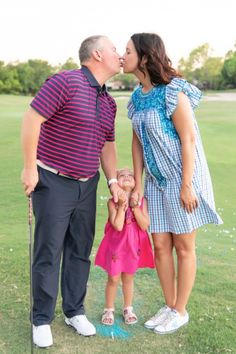 Golf Themed Gender Reveal | Pregnancy Announcement | Creative Surprise Announcement Ideas | Pregnancy Stories | Gender Reveal Theme Ideas | Later-age Pregnancy | Pregnancy Reveal to Kids | Pregnancy Inspiration | Pregnancy Announcement Photography | Mommy Blogger | Carrie Colbert #genderreveal #pregnancy