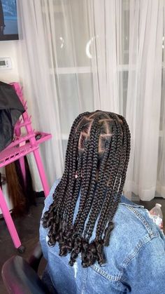 JAX BRAIDER 🐐 ONLY PAGE (JAX,FL) on Instagram: "That shine after the foam is serious. 😮‍💨 • • • STYLE: Coi Leray Braids JANUARY IS COMPLETELY BOOKED NATURAL LADIES ARE WELCOME! Bookings open the 25th of each month @ 9AM (Slots go very quick) ⏰ $20 deposit required to book ✅ 1 on 1 Ponytail Classes Offered ✨ Watch my story for more post,tips & info! JACKSONVILLE,Fl 🌞 • • #jacksonvillehairstylist #ponytails #knotless #knotlessbraids #explore #jacksonvilleknotlessbraids #jacksonvill Coi Leray Braids, Brown Box Braids, Edgy Short Haircuts, Quiff Hairstyles, Beautiful Black Hair, Birthday Hairstyles, Men Haircut Styles, Hairdos For Curly Hair, Hair Twist Styles