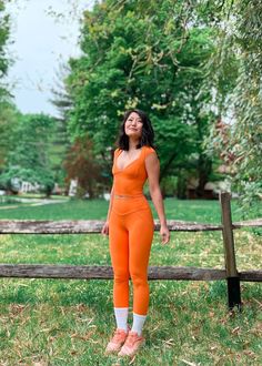 Halara Leggings Review: Should You Buy? - Sea of Blush Halara Leggings, Popular Leggings, Back Workout Women, Active Wear Dresses, Athleisure Brands, Old Navy Leggings, Flared Leggings, Tiktok Viral, Long Leggings