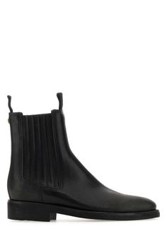 Black leather Chelsea ankle boots Gender: WomenMaterial: EXTERIOR: 100% LEATHER INTERIOR: 100% FABRIC SOLE: RUBBERColor: BlackMade in: ITProduct ID: GWF00540F004898 90100*Import tax/duty will be calculated at checkout (If applicable) Golden Goose Boots, Almond Toe Boots, Golden Goose Sneakers, Chelsea Ankle Boots, Golden Goose Deluxe Brand, Toe Boots, Louis Vuitton Shoulder Bag, Sneaker Wedge, Golden Goose