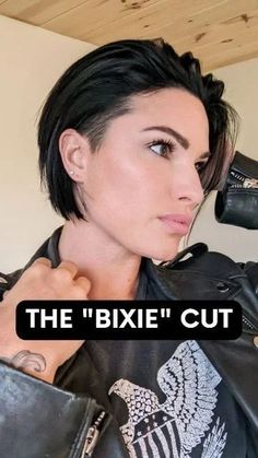 Bixie cut corte de pelo Undercut Ideas For Women, Edgy Short Hair Styles, Growing Out Undercut, Best Undercut Hairstyles, Bob Undercut, Hair Fixing, Short Hair Undercut, Penteado Cabelo Curto