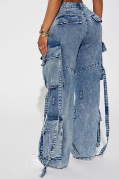 "14 Women's Cargo Pants with a Workwear Feel: Stylish and Functional" Baggy Cargo Jeans, Denim Cargo Pants, Denim Skirt Women, Cute Everyday Outfits, Cargo Jeans, Girly Outfits, Casual Denim