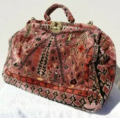 Womens Weekender Bag, Carpet Bags, Tartan Design, Vintage Purses, Pink Brand, Beautiful Bags, Weekender Bag, Handbags On Sale