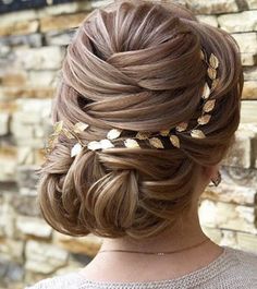 "COVID-19, ONLINE ORDERING SAFETY CONCERNS: https://www.etsy.com/listing/775427214/glamour-bride-usa-information-regarding?ref=shop_home_active_1&frs=1 Please visit my shop for more wedding hair accessories: https://www.etsy.com/shop/GlamourBrideUSA?ref=seller-platform-mcnav Very romantic leaf bridal hair vine. Available in gold or silver colors. Hair piece is 12\" long. Could be worn in many ways due to it's flexibility. Great simple hair piece for your special occasion! High quality guaran Simple Bridal Hair, Leaf Hair Piece, Rose Gold Hair Accessories, Long Hair Vine, Silver Hair Vine, Hair Vine Bridal, Gold Hair Vine, Wedding Hair Vine, Bridal Hair Piece