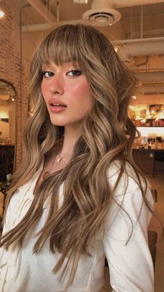 Fringe Balayage Hair, Honey Brown Hair With Bangs, Honey Blonde Hair With Bangs, Light Brown Dimensional Hair, Balayage Hair With Fringe, Brunette Going Blonde, Balayage With Bangs, Blonde With Bangs