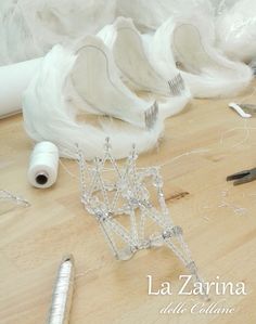 Swan Lake Headpiece Diy, Swan Lake Headpiece, Swan Lake Costumes, Swan Wings, Ballet Headpieces, Dance Crafts, Ballet Hairstyles, Swan Lake Ballet