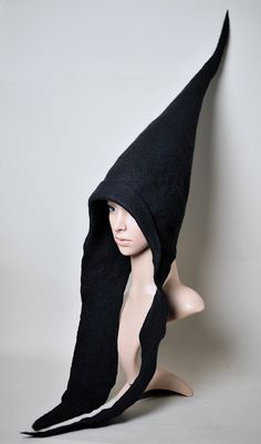 Black long pointy hat. Witch Wizard hat. Perfect hat for a druid, pixie or gnome cosplay.  This pointy hat is made of extra fine merino wool, this makes it very soft and pleasant to wear.  I make my hats using traditional hand wet-felting technique, I don't use any stiffeners or stitches, just wool, warm water and the power of my hands :) It is not only decorative costume hat - you can wear it daily! Felt is a very durable material. It's windproof and water repellent. It will keep your head warm Big Wizard Hat, Gnome Cosplay, Diy Wizard Hat, Wizard Hat Pattern, Dnd Hat, Velvet Witch Hat, Fantasy Hats, Wizards Hat, Fantasy Hat