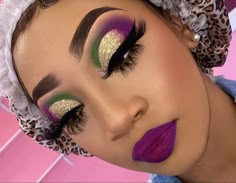 Creative Christmas Trees, Eye Makeup Designs, Colorful Eye Makeup, Creative Eye Makeup, Creative Makeup Looks