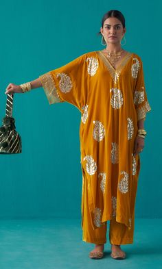 Latest Kaftan Designs, Kaftan Styles For Ladies, Velvet Palazzo, Kaftan Set, Mustard Fabric, Velvet Dress Designs, Designer Saree Blouse Patterns, Fashion Tops Blouse