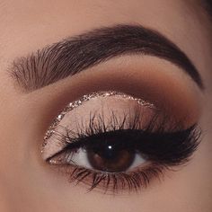 Makeup Eye Shadow Looks, New Years Makeup Smokey Eye, Astetic Make Up Looks, Eyeshadow Makeup For Black Dress, Makeup Ideas Full Glam, Cute Brown Makeup Looks, Beautiful Eyeshadow Looks, Spring Eyeshadow Looks Brown Eyes, Brown Makeup Looks Eyeshadows