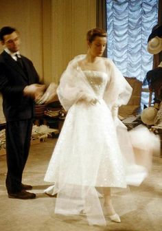 Dior Wedding Dresses, Vintage View, Dior Dresses, Runway Fashion Couture, Dior Dress, Vintage Couture, 50s Fashion, Mode Vintage